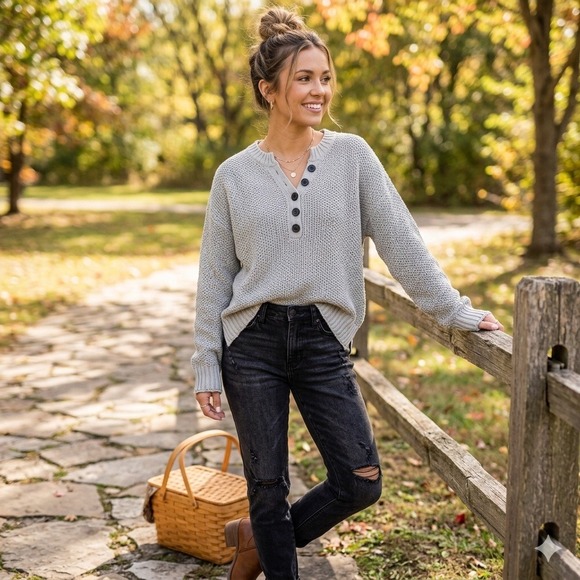 American Eagle By Payless Sweaters - American Eagle Gray Button Front Chunky Knit Sweater Long Sleeve V-Neck Size‎ XS